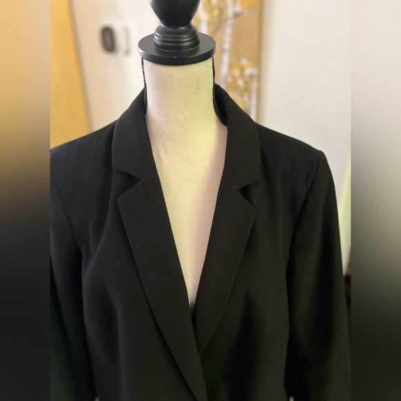 Marks & Spenser - elegant and classy black evening coat - Picture 2 of 11